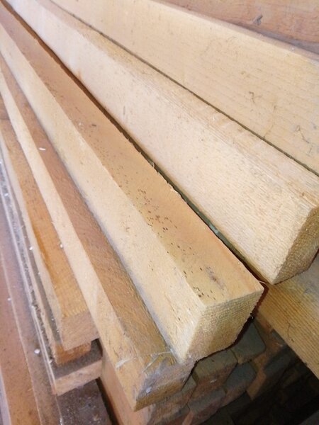 Capriori (cusaci) 7X5 uscati la interior feriti de soare si grinzi 12X12 -